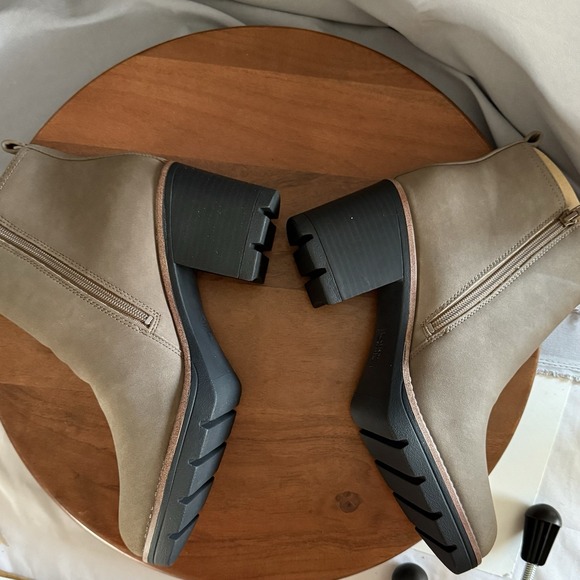 Naturalizer Womens Madalynn Gore Chelsea Boots  11 Medium Water Repellant NEW - Picture 13 of 15